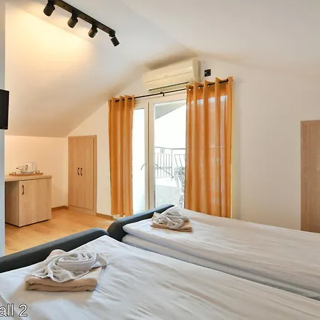 The Waterfall Free Parking Guest house