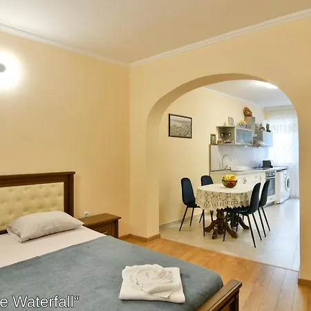 The Waterfall Free Parking Guest house