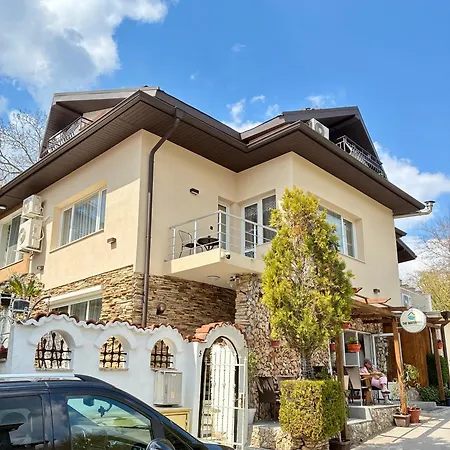The Waterfall - Free Parking 게스트하우스 3*