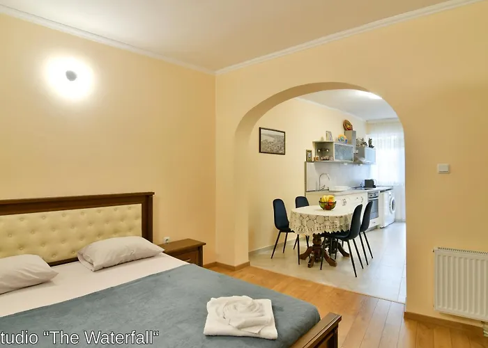 The Waterfall Free Parking Guest house