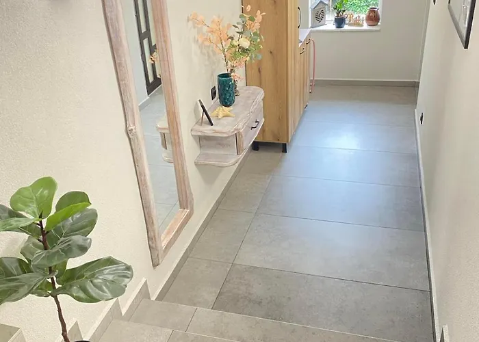 Гостьовий будинок The Waterfall Free Parking 3*