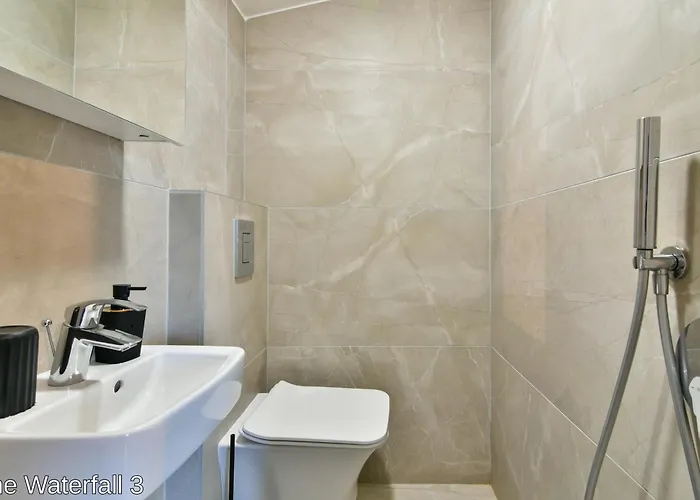 The Waterfall Free Parking Балчик