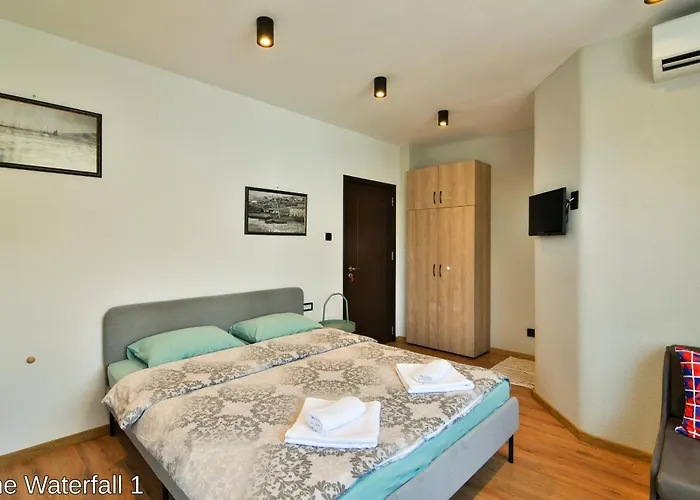 The Waterfall Free Parking