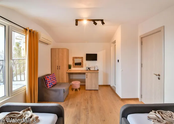 The Waterfall Free Parking Балчик